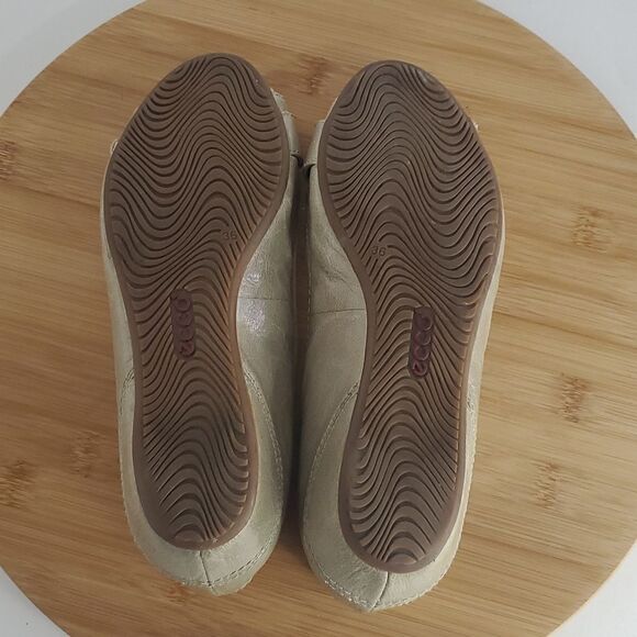 Ecco Leather Peep Toe Wedges Studs and Buckle Women's Shoe Size 36 (US 5/5.5) - Picture 12 of 13